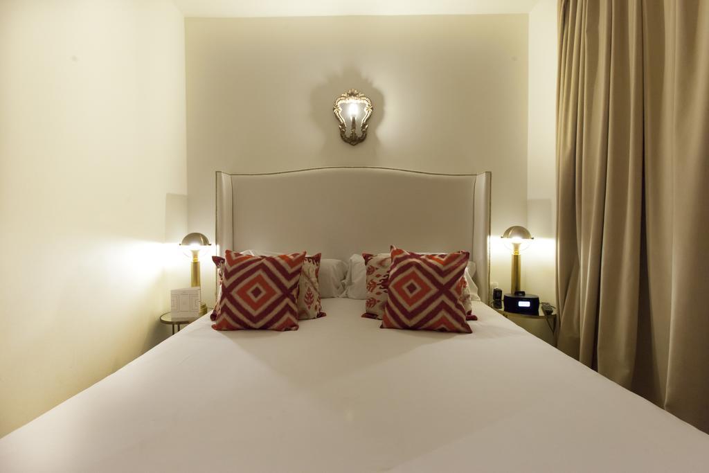 Splendom Suites Pau Claris Barcelona Exterior photo