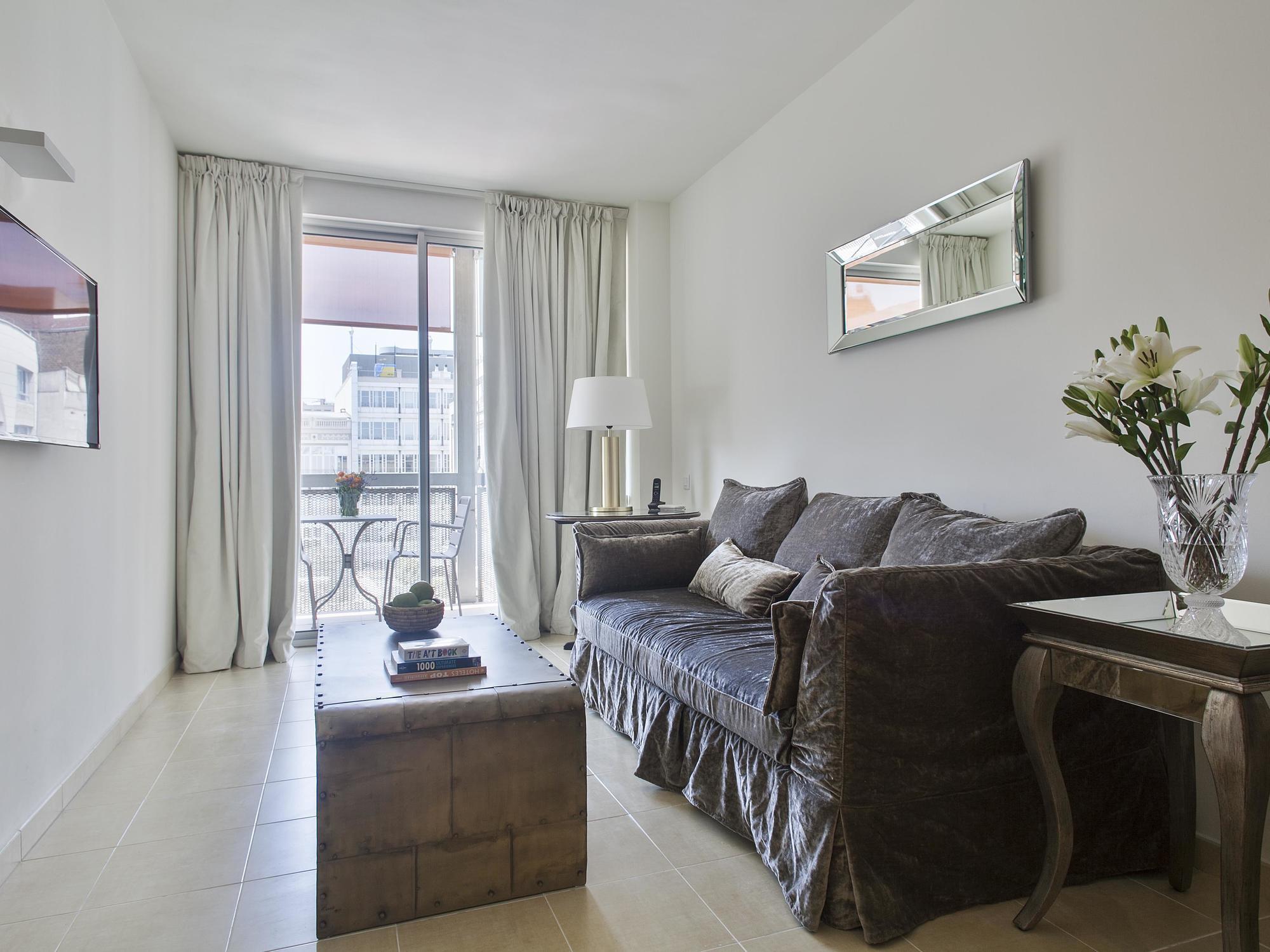 Splendom Suites Pau Claris Barcelona Exterior photo